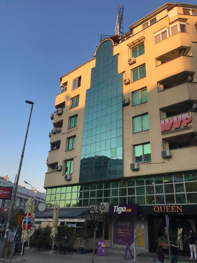 Skopje City Centar Apartment Near Marriott Buitenkant foto