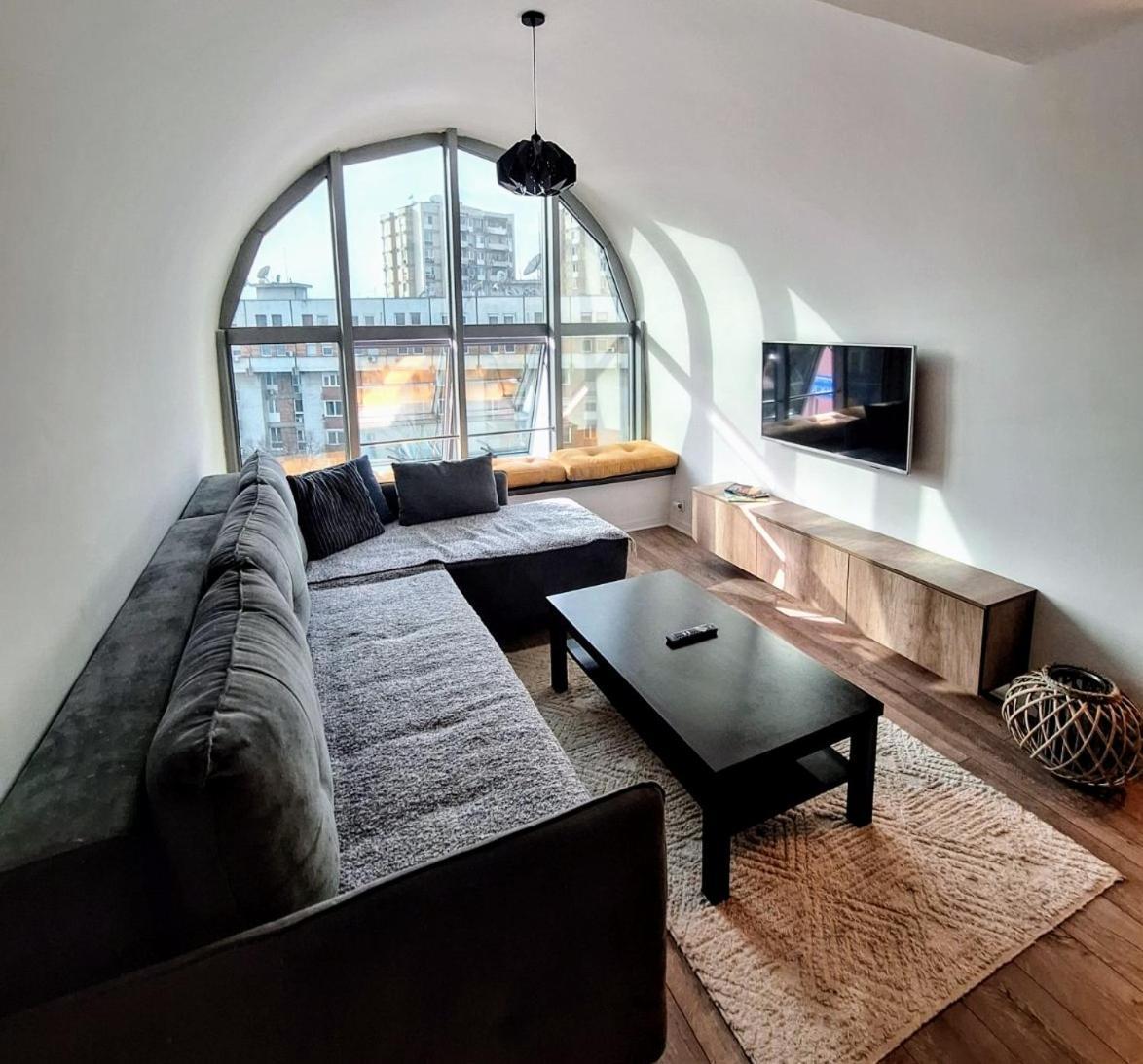 Skopje City Centar Apartment Near Marriott Buitenkant foto